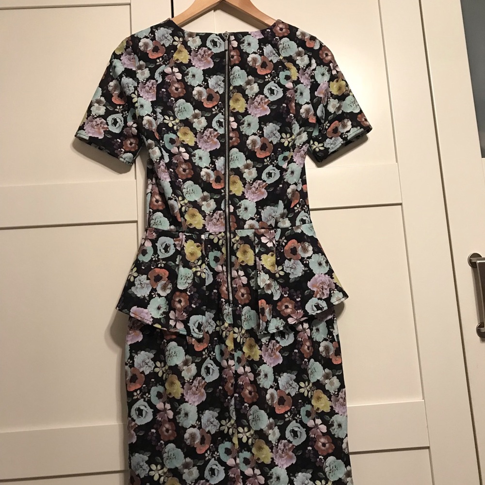 Floral peplum dress - Picture 4 of 5